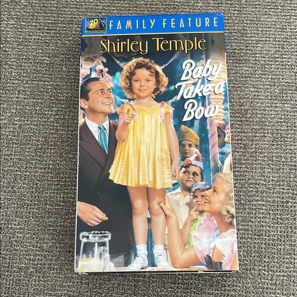 5/$25 Shirley Temple Baby Take a Bow VHS Movie 1934 Remake 20th Century Fox - Picture 4 of 4